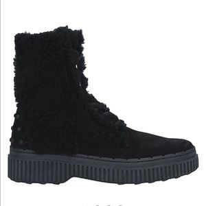 Tod’s Gomma Leon Genuine Shearling Lined Suede Boot Size 39 Made in Italy